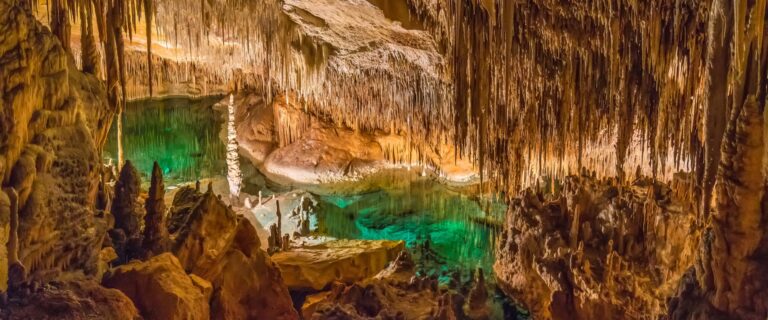 Discover the caves of Mallorca