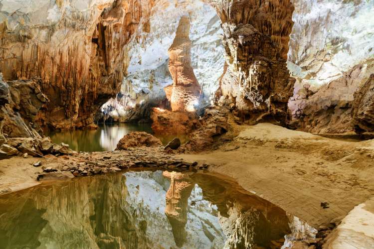 Interieur-unterirdische-Höhle-Mallorca