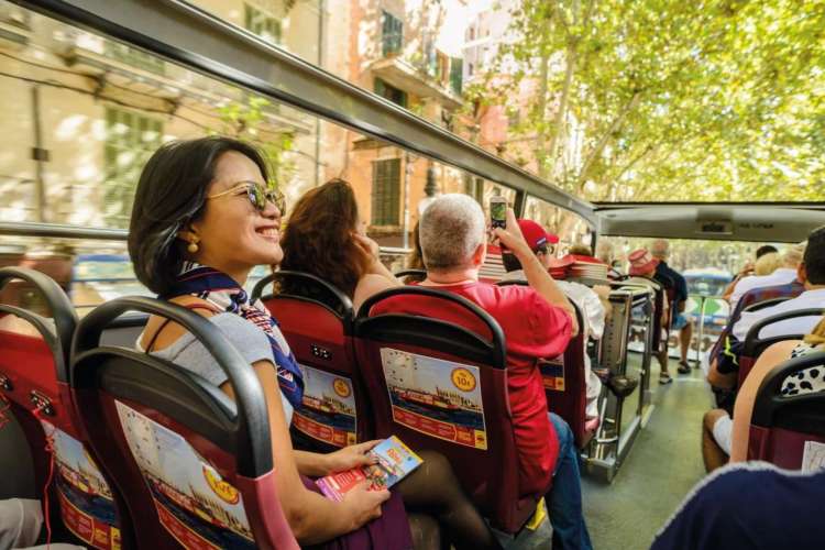 Passagiere-Touristenbus-Mallorca
