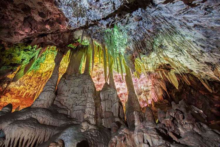 Inside-Hams-caves