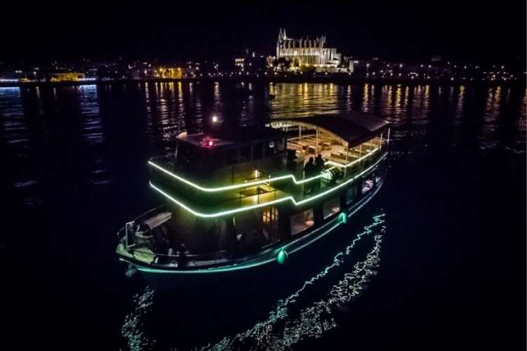 Nacht-Boot-Abfahrt-Mallorca