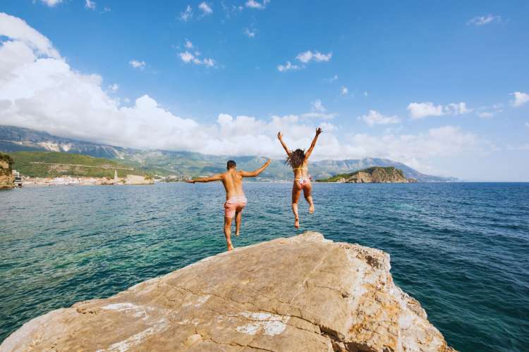 Jumping-into-the-sea-Mallorca