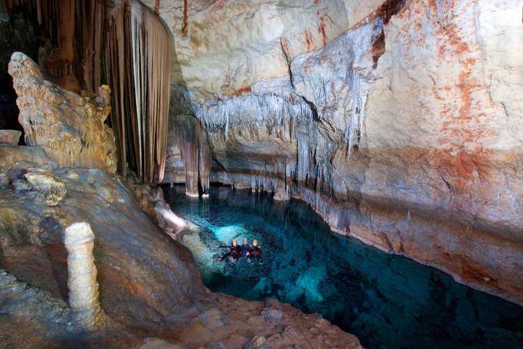 Erlebnis-in-einer-Meereshöhle-Mallorca