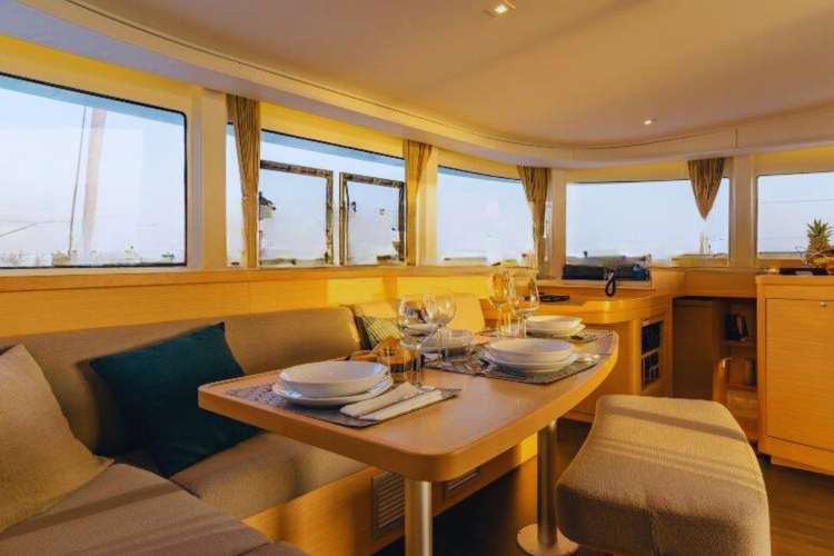 Lagoon-Ibiza-catamaran-cabin