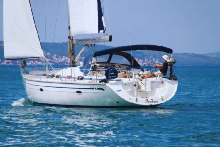 Mooring-sailboat-Bavaria-Ibiza