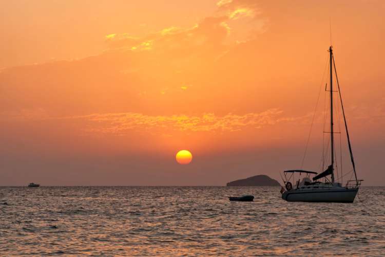 Sonnenuntergang-auf-dem-Aerostat-Globus-Ibiza