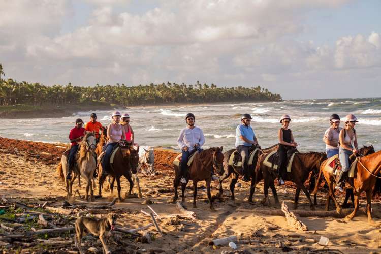 horseback-riding-around-the-sea-Punta-Cana