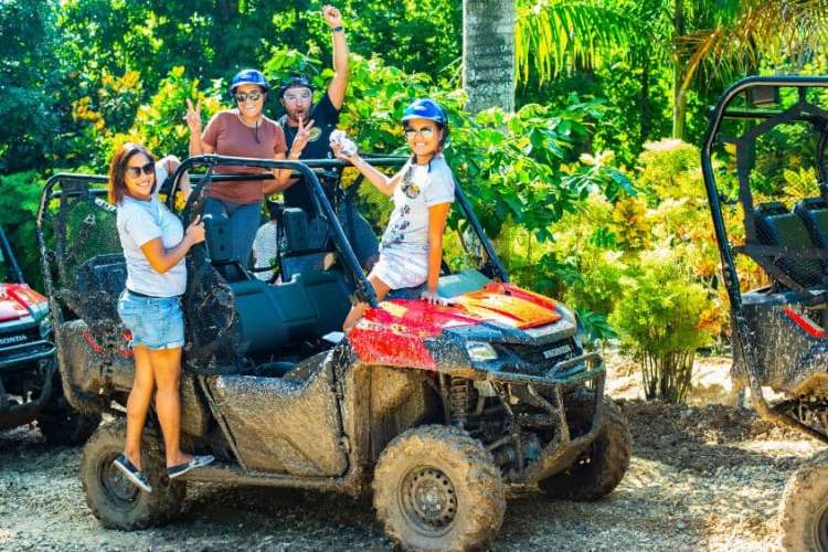 Family-in-buggie-Punta-Cana