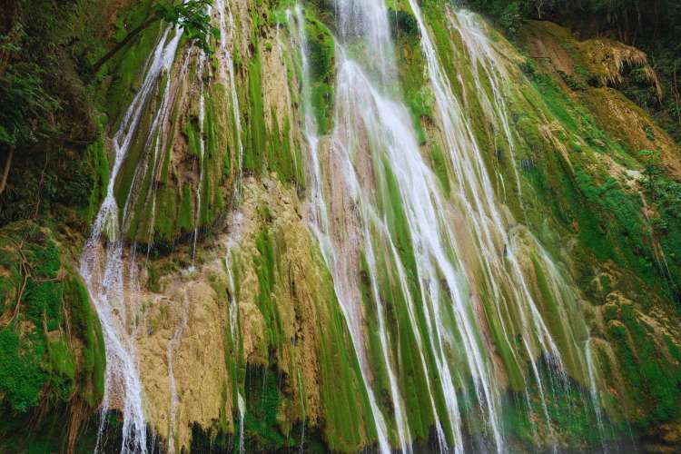 El-limón-waterfall-Punta-Cana