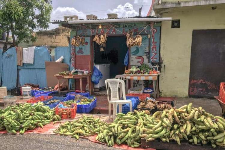 Punta-Cana-Fruit-and-Vegetable-Store
