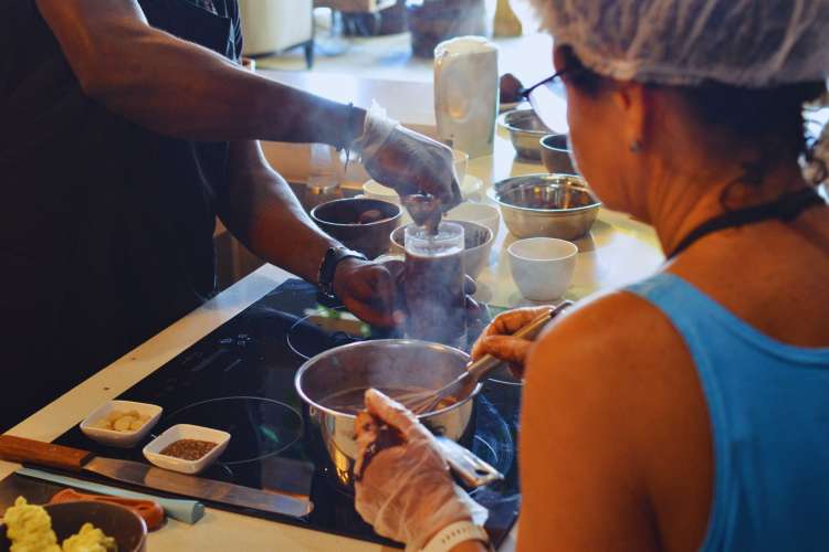 group-cooking-chocolate-Punta-Cana