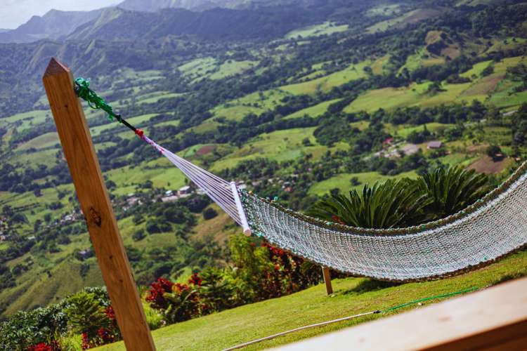 Round-mountain-hammock-Punta-Cana