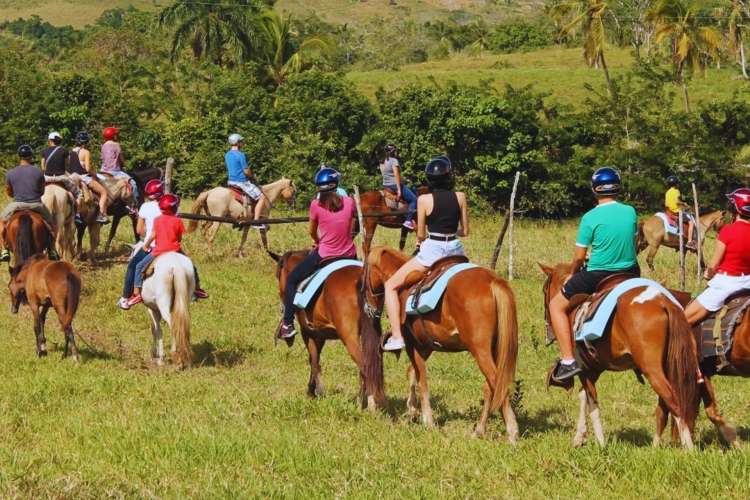 Paseo-a-caballo-República-Dominicana