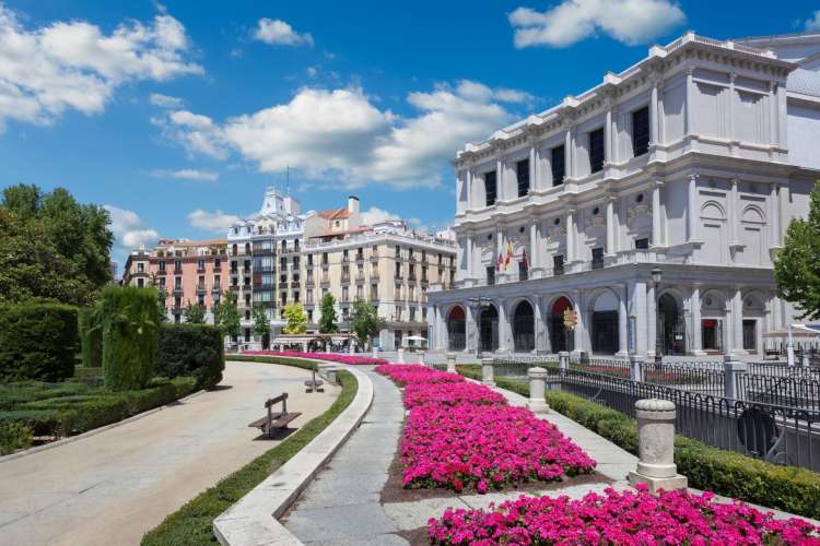 Plaza-Oriente-Madrid-Gardens