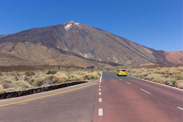 Road-ascent-to-Teide-Tenerife