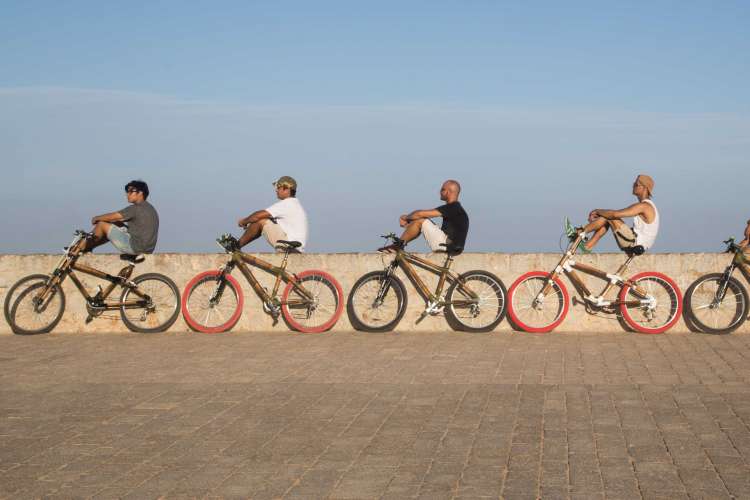 Lo-mejor-de-ibiza-en-bicicleta-de-bambú