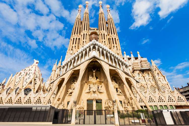 Außenansicht-der-Sagrada-Família