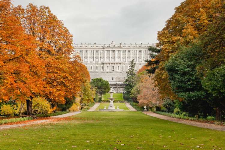 Panoramic-view-of-the-Royal-Palace-Gardens-Madrid