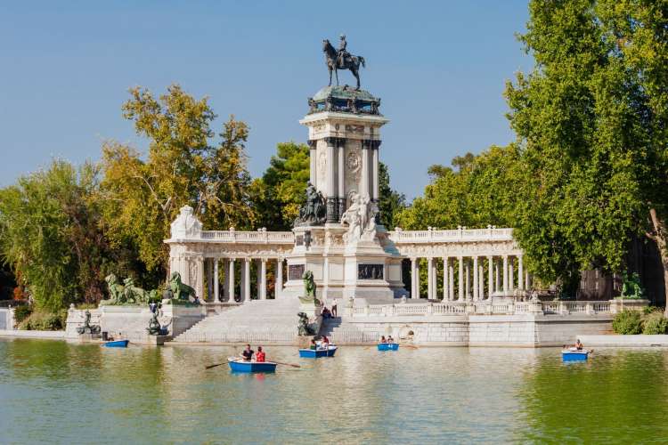 Lago-Parque-del-Retiro-Madrid