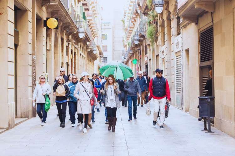 Touristen-die-Barcelona-besuchen