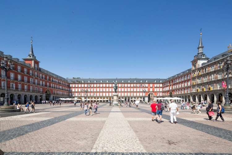 Panoramic-view-of-Plaza-Mayor-Madrid