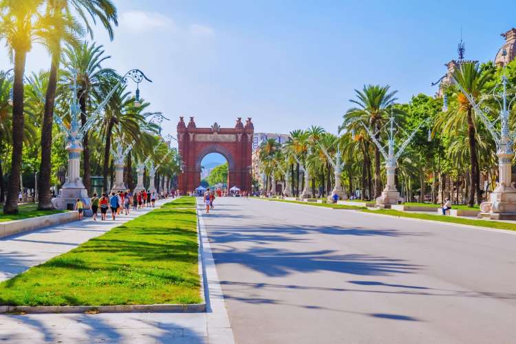 Triumphal-Arch-Barcelona-Guide
