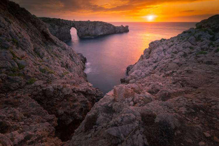 Segelboot-bei-Sonnenuntergang-Menorca