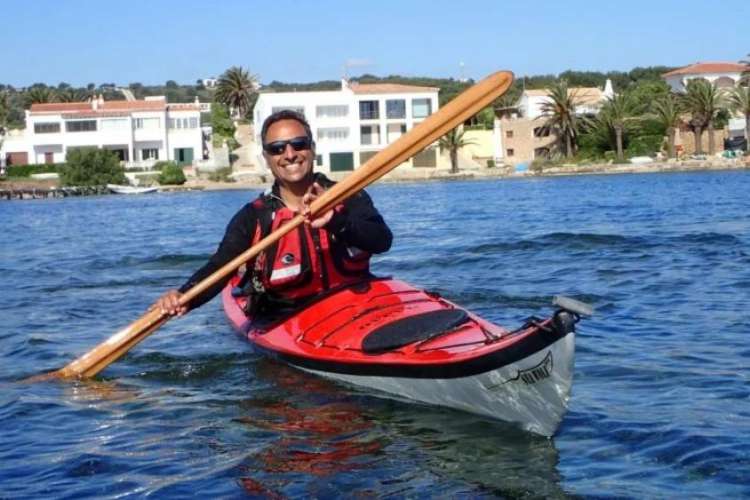 Hombre-en-kayak-Menorca