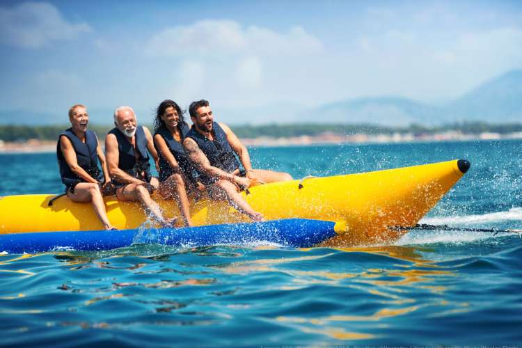 Family-banana-boat-Benidorm-Alicante