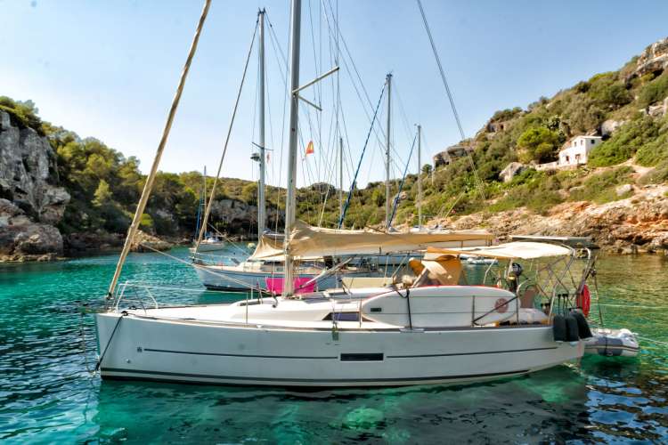 Sailboat-at-anchor-Menorca
