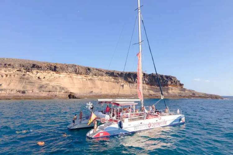 Clients-in-ecological-catamaran-Tenerife