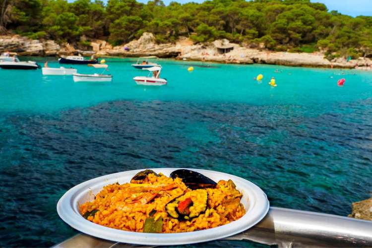 Paella-boat-party-Menorca