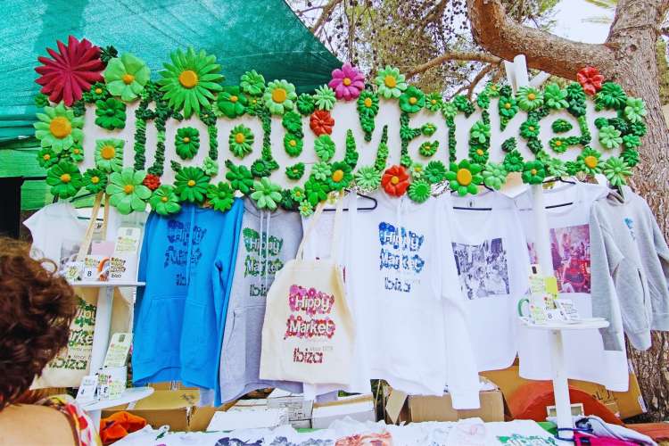 Visit-to-a-hippy-market-in-Ibiza