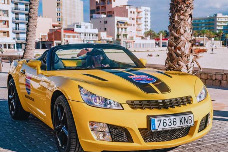 Mallorca-yellow-sports-car