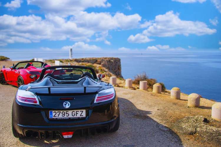 Sports-cars-on-the-coast-of-Mallorca