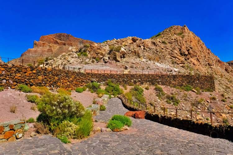 Senderismo-por-el-Parque-Nacional-del-Teide