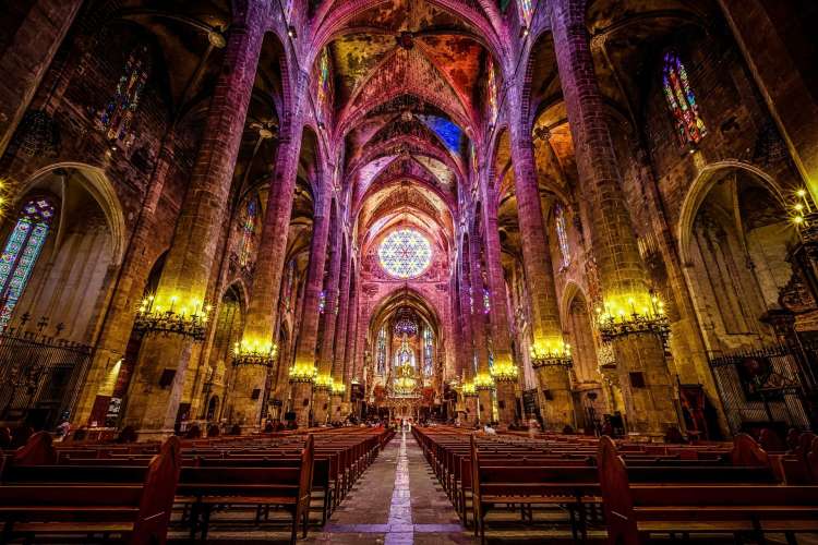 Interior-de-la-Catedral-de-Mallorca