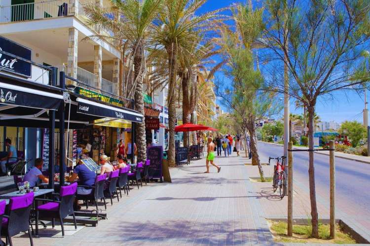 Restaurantbereich-Playa-de-Palma
