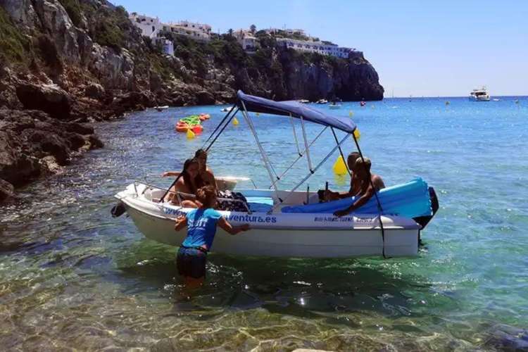 Bootsübergabe-Menorca
