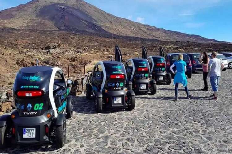 Group-excursion-in-electric-cars-in-Tenerife