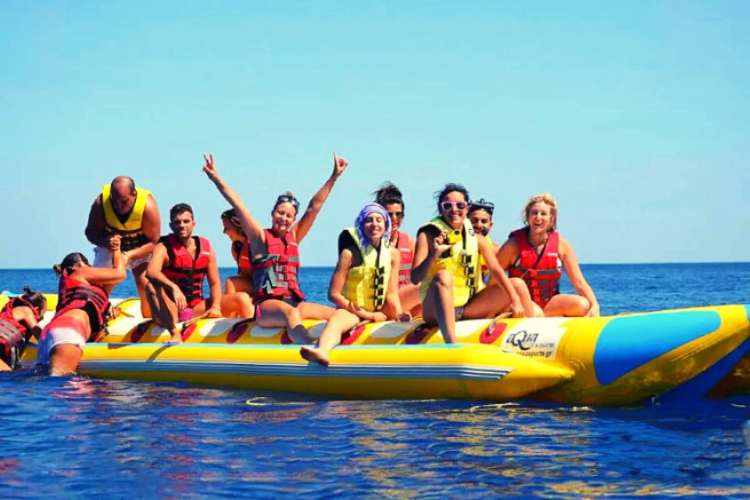 Group-on-the-water-banana-in-Tenerife