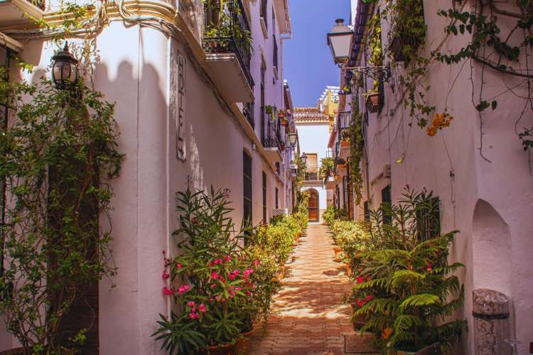 Street-in-Marbella