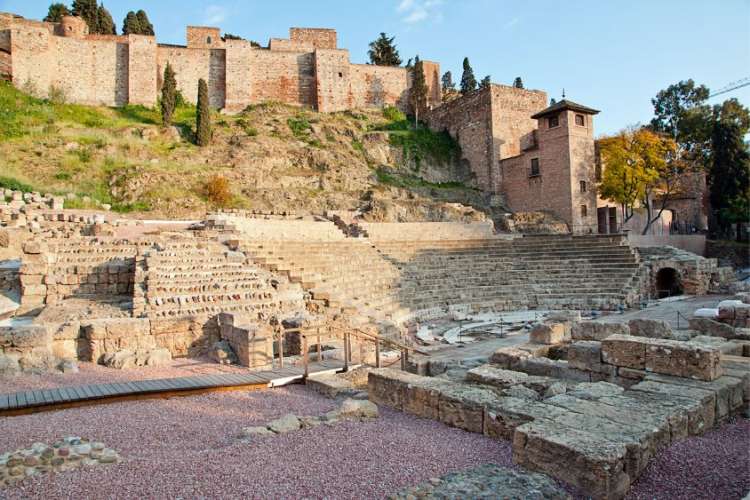 The-Roman-Theater-and-the-Alcazaba