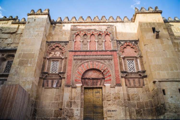 Fachada-de-la-mezquita-de-Córdoba