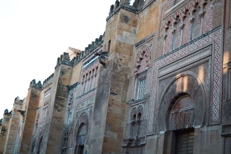 Detalle-de-la-fachada-de-la-Mezquita-Catedral-de-Córdoba