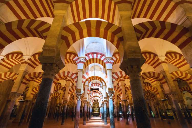 Tourist-in-the-Mosque-Cathedral-of-Córdoba