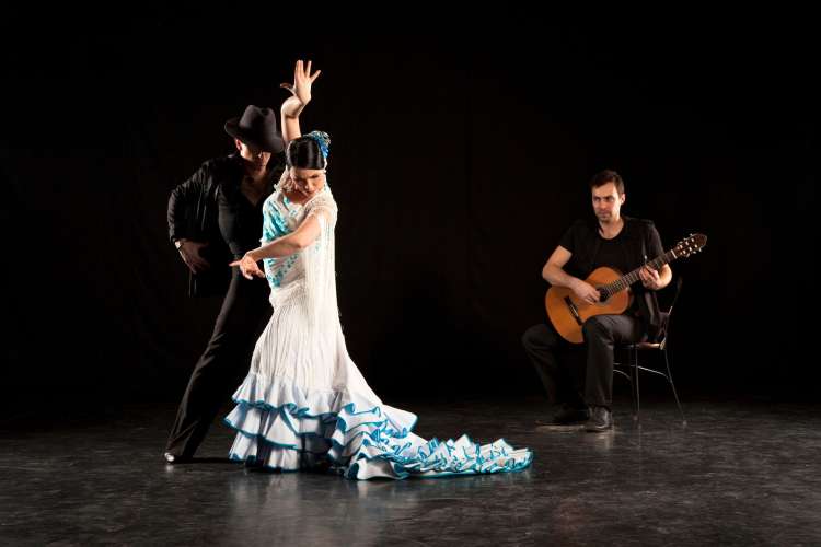 Flamencotanz-mit-Schal