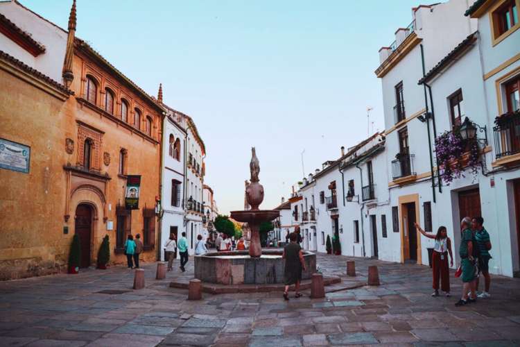 Plaza-del-Potro-en-Córdoba