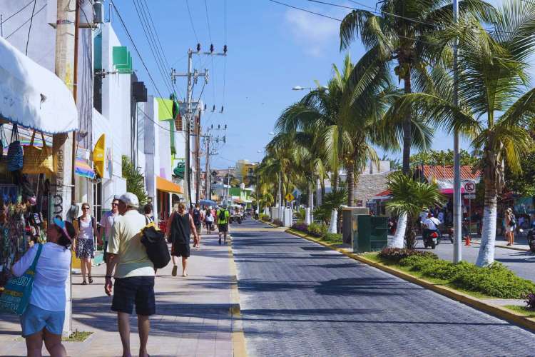 Eine-Straße-auf-Isla-Mujeres