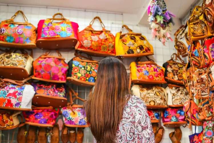 Handcrafted-bags-in-Isla-Mujeres